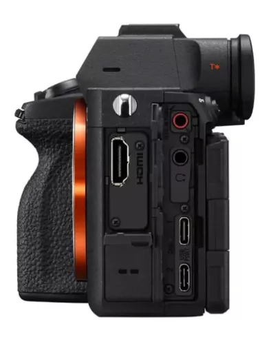 Sony Alpha A7 V - connection ports